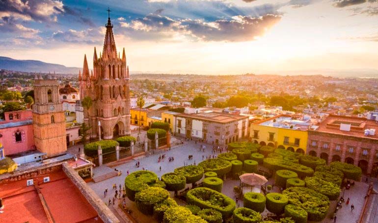 Tour La Gruta Spa y San Miguel de Allende con Tour Sin Límites