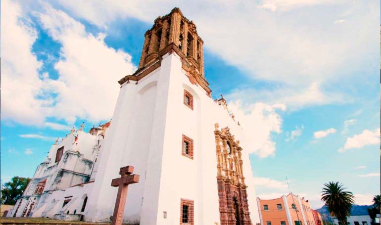 Tour Dunas Rojas y Zimapán con Tour Sin Límites