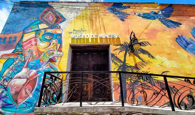 Tour Dunas Rojas y Zimapán con Tour Sin Límites