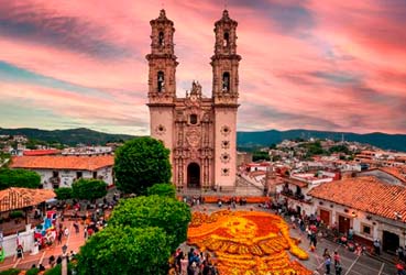 Tour Taxco Festival de Catrinas con Tour Sin Límites